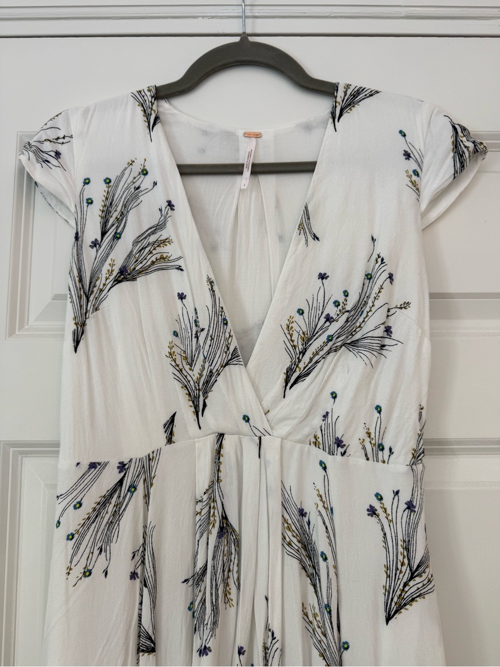 Free People Women’s White Floral Print V-Neck Dress